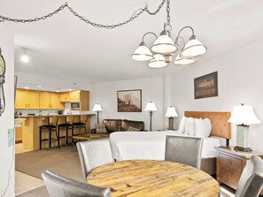 Interior - 150 Yards To The Slopes In A Cozy, Amenity-Rich Studio Near PCMR (Park City)