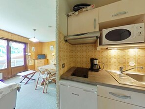 Fridge, microwave, toaster - Ground floor, balcony, parking, 22m², Le Grand Bornand (Le Grand-Bornand)