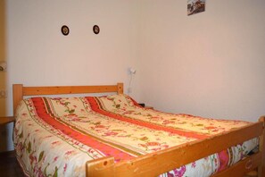 1 室のベッドルーム、WiFi