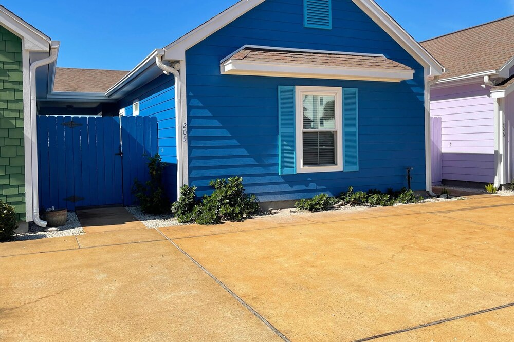 Casa Azul /Minutes from the beach