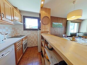 Fridge, microwave, oven, dishwasher - Floor -1, view mountain, balcony, fireplace or stove, parking, tv, 56m², Le Grand Bornand (Le Grand-Bornand)