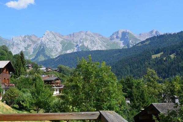 Property grounds - Floor -1, view mountain, balcony, fireplace or stove, parking, tv, 56m², Le Grand Bornand (Le Grand-Bornand)