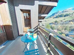 Outdoor dining - 200m from resort center, 3rd floor, balcony, tv, 40m², Le Grand Bornand (Le Grand-Bornand)