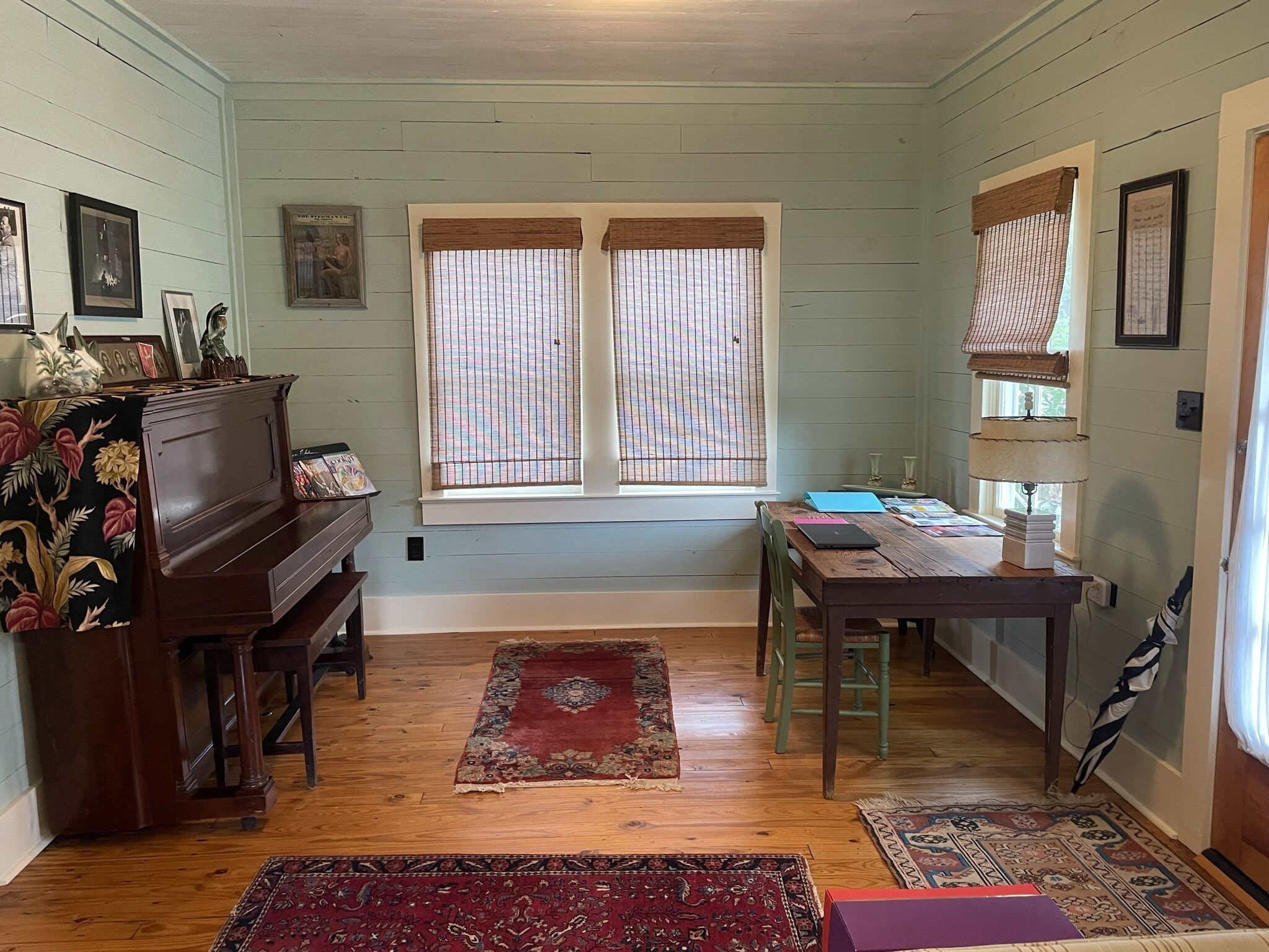 Classic Cajun Cottage on Bayou Teche - 1 & 1/2 miles from Downtown Breaux Bridge