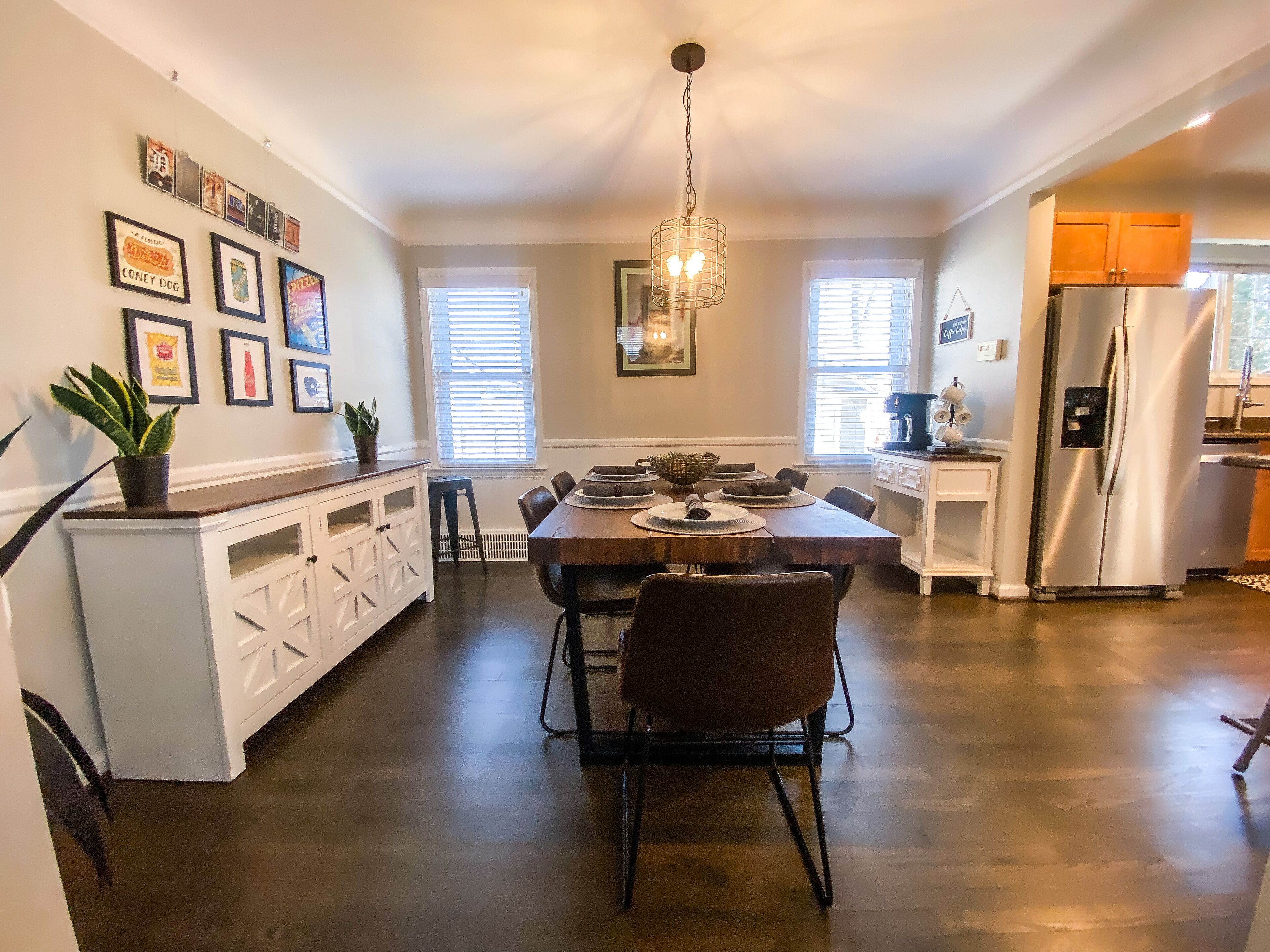 Spacious 4 bed Luxury Home near Beaumont in Royal Oak**ALLERGY FRIENDLY