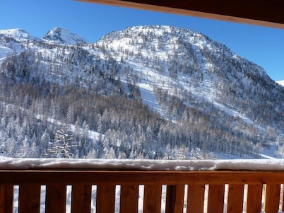 200m from shops, 3rd floor, balcony, parking, tv, 76m², Isola 2000