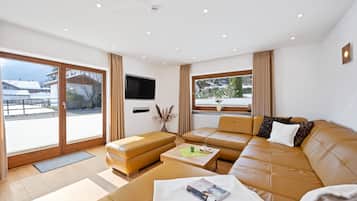 Smart-TV, Kamin, Bücher