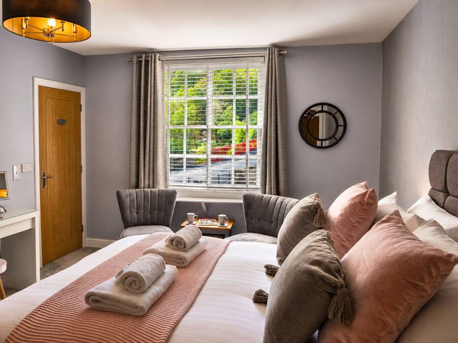 Luxury Double Room, Ensuite (The Ironbridge Room)