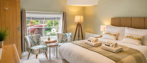 Deluxe Double Room, Ensuite (The Severnside Room)