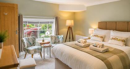 Bridgeside Rooms