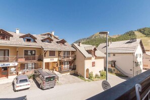 Exterior - 100m from resort center, 1st floor, view village, balcony, parking, tv, 30m², Montgenèvre (Montgenèvre)