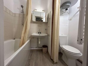 Bathtub - 1st floor, view mountain, balcony, parking, tv, 20m², Montgenèvre (Montgenèvre)