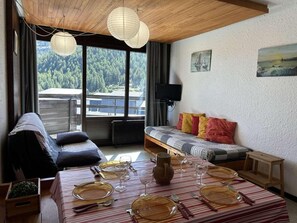 Interior - 100m from ski slopes, 5th floor, view village, balcony, tv, ski locker, 42m², Montgenèvre (Montgenèvre)