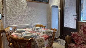 Uklassifisert bilde, 3 av 16, knapp