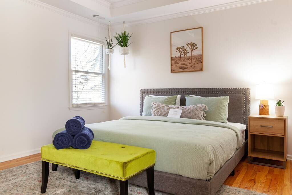 InstaWorthy Retreat, Sleeps 15 😍 Magical Theater + Hot Tub