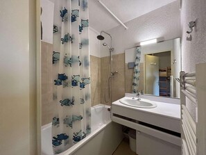 Badewanne, Haartrockner