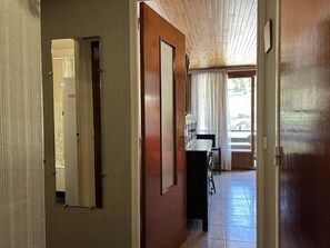 Interior - 50m from ski slopes, 1st floor, view ski slopes, balcony, tv, 40m², Montgenèvre (Montgenèvre)