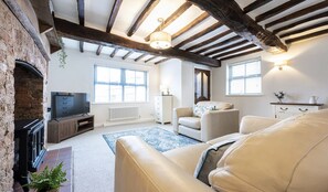 Smart TV y chimenea