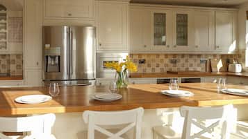 Luxury House, Private Bathroom | Dapur berkongsi | Kerusi tinggi
