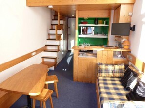 Interior - 300m from ski slopes, 3rd floor, balcony, tv, ski locker, 30m², Les Arcs (Les Arcs)