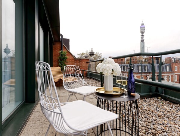 Luxury Apartment | Terrace/patio - The Residen (London)