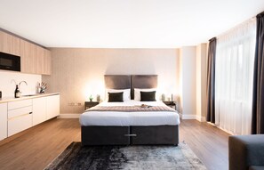 Superior Apartment | Blackout drapes, soundproofing, iron/ironing board, free WiFi