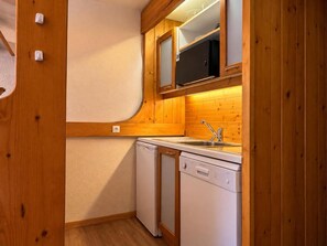 Private kitchen - 10th floor, view valley, balcony, tv, 40m², Les Arcs (Les Arcs)