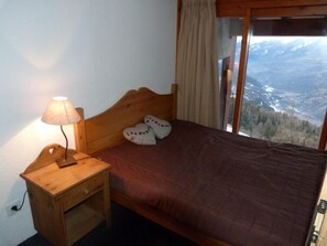 2 bedrooms, WiFi - 50m from ski slopes, 3rd floor, view valley, balcony, tv, 30m², Les Arcs (Les Arcs)