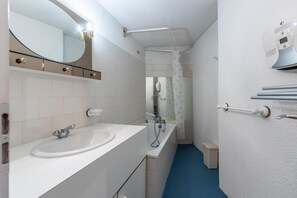 Bathtub