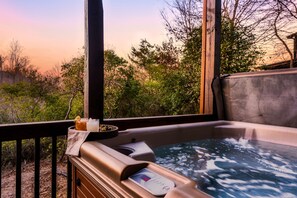 Outdoor spa tub - Pet Friendly Cabin|Hot Tub|Pool Table|Outdoor Fireplace (Blue Ridge)