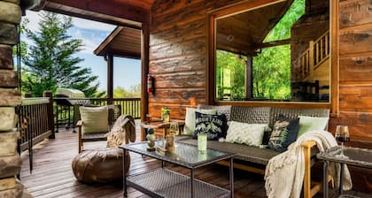 Pet Friendly Cabin|Hot Tub|Pool Table|Outdoor Fireplace