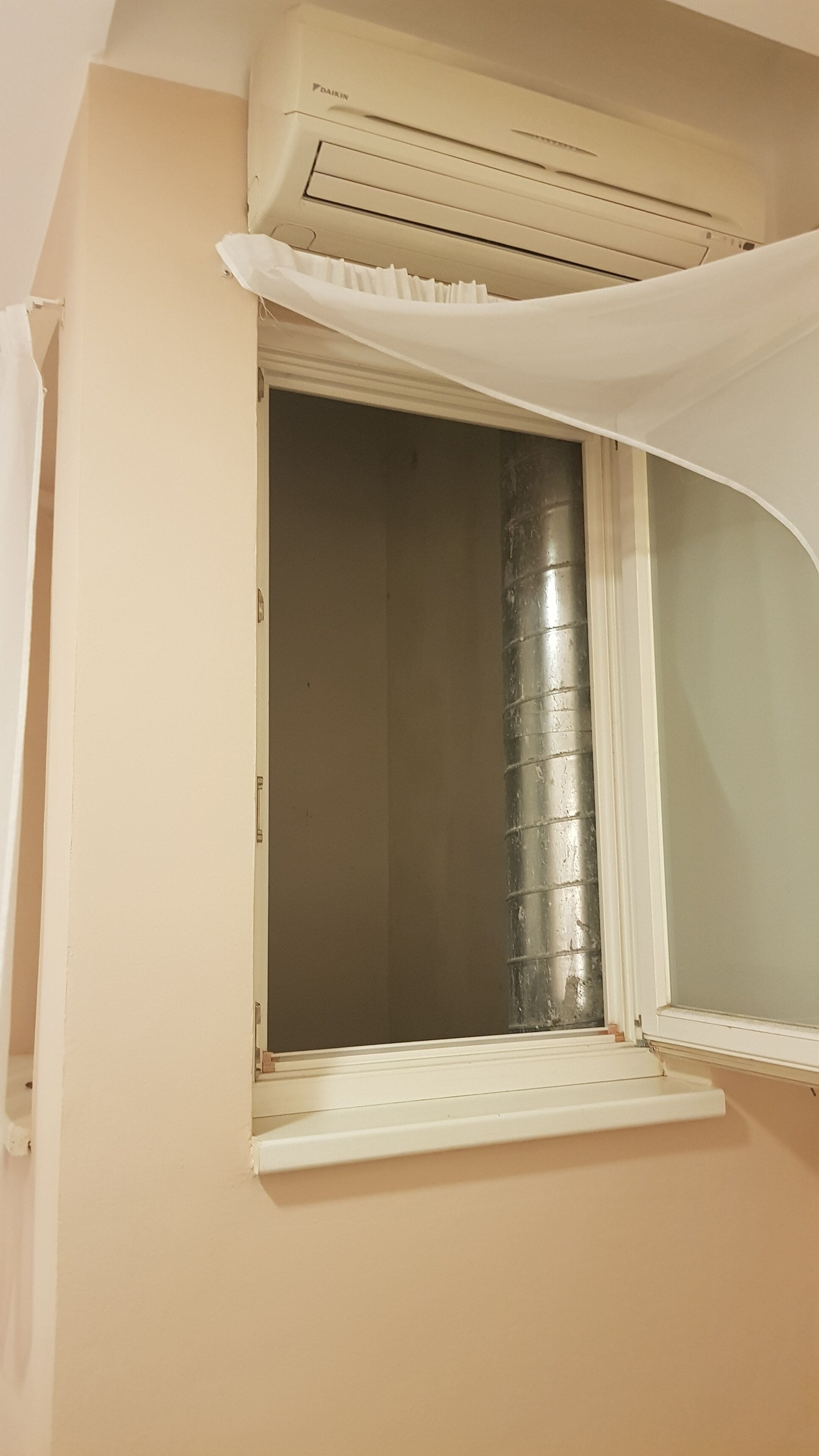 economy room (no daylight) | 1 bedroom, hypo-allergenic bedding, minibar, in-room safe