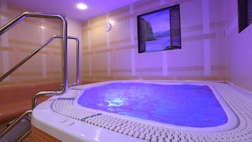 Sauna, boblebad, dampbad, massagebehandlinger