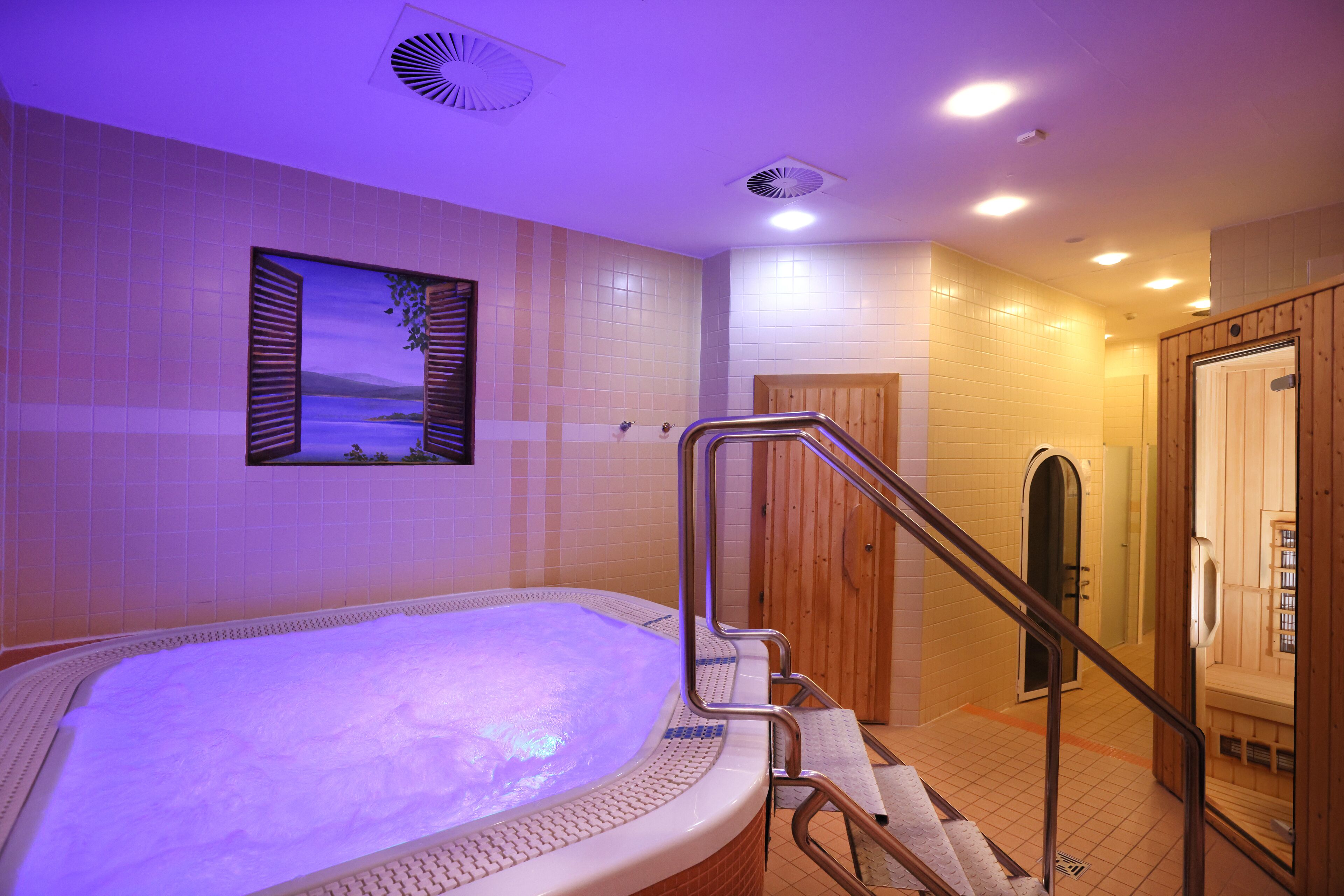 sauna, hot tub, steam room, massages