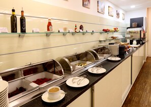 Free daily buffet breakfast