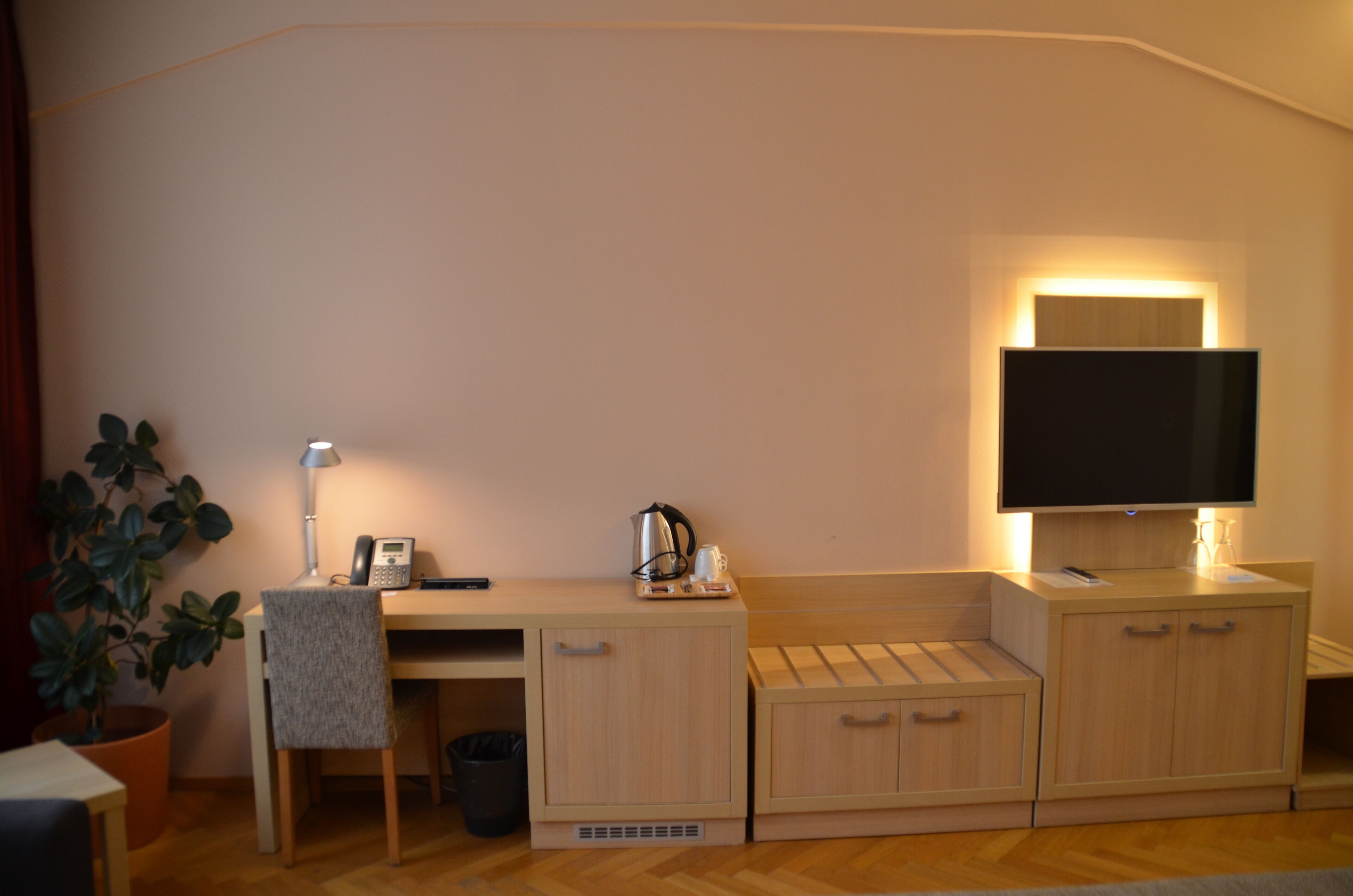 superior room | 1 bedroom, hypo-allergenic bedding, minibar, in-room safe