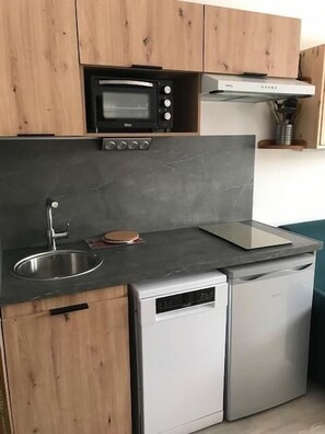 Fridge, oven, dishwasher, coffee/tea maker - 5th floor, balcony, tv, ski locker, 18m², Val Thorens (Val Thorens)