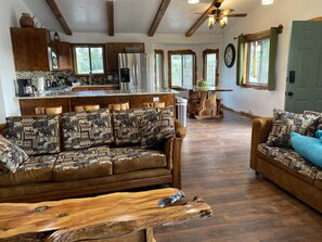 Smart TV - New! Timberon Billy The Kid Cabin 2BR, Cozy and Spacious w/Amazing Views (Timberon)