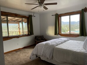 2 bedrooms, desk, free WiFi, bed sheets - New! Timberon Billy The Kid Cabin 2BR, Cozy and Spacious w/Amazing Views (Timberon)