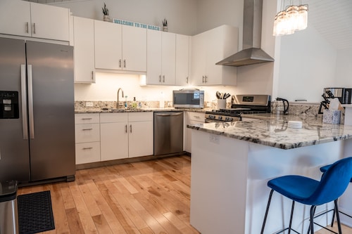 Live Love Lake! 4bdrm House Near Private Beach