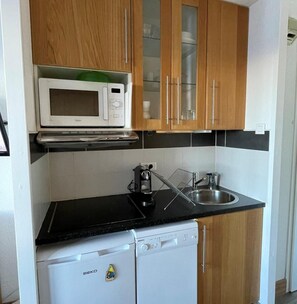 Micro-ondes, four, lave-vaisselle