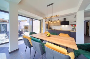 تناول الطعام