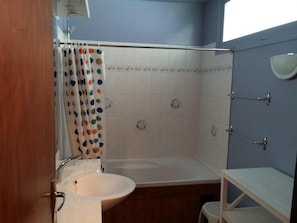 Bathtub