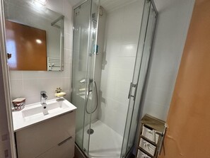 Bathtub