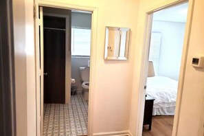 3 habitaciones, escritorio, wifi gratis y ropa de cama