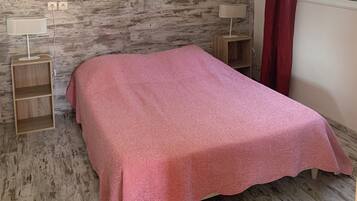 2 chambres, fer et planche Ă repasser, lit parapluie, Wi-Fi gratuit