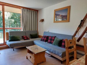 Living area - 8th floor, view mountain, tv, 40m², Les Arcs (Les Arcs)