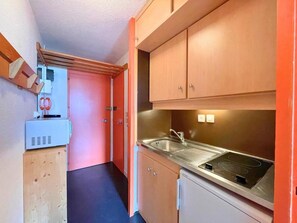 Fridge, microwave, coffee/tea maker, toaster