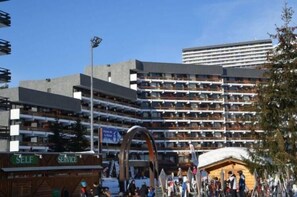 Exterior - Resort center, 7th floor, balcony, tv, 36m², Les Menuires (Les Menuires)
