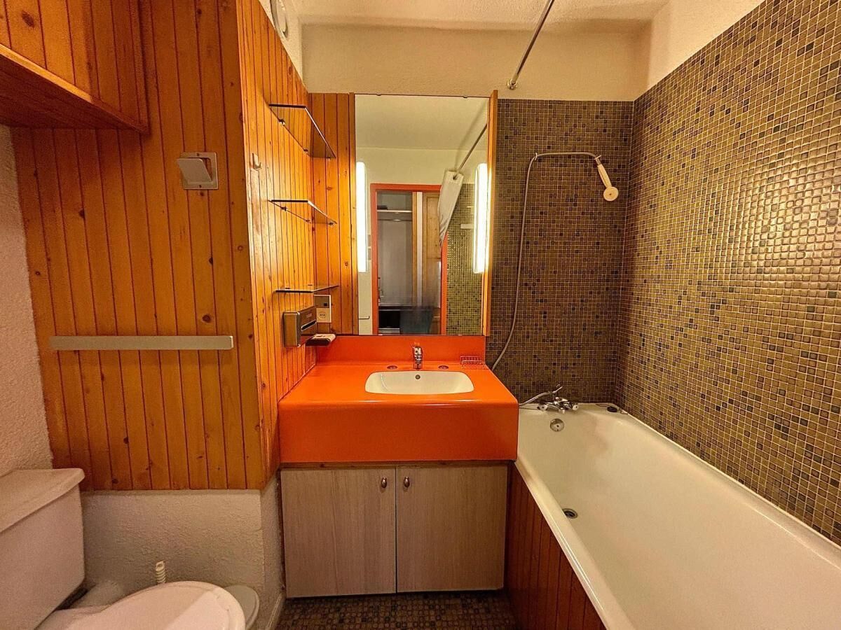 Bathtub